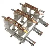 Разъединитель РВЗ-10/630-II в комплекте с приводами и вилками